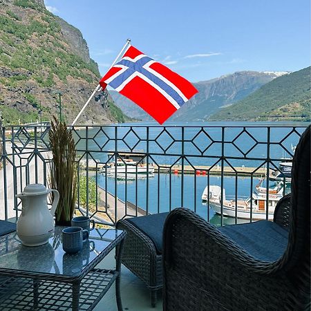 Svingen Guesthouse - Panoramic Fjord Views In Flåm Exterior foto