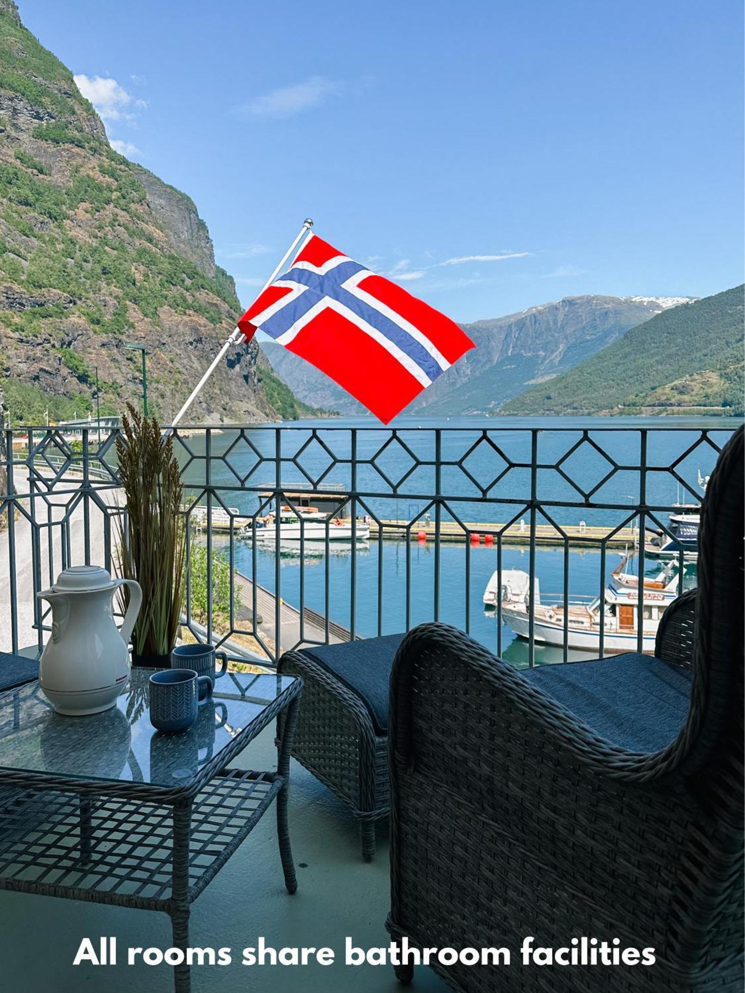Svingen Guesthouse - Panoramic Fjord Views In Flåm Exterior foto