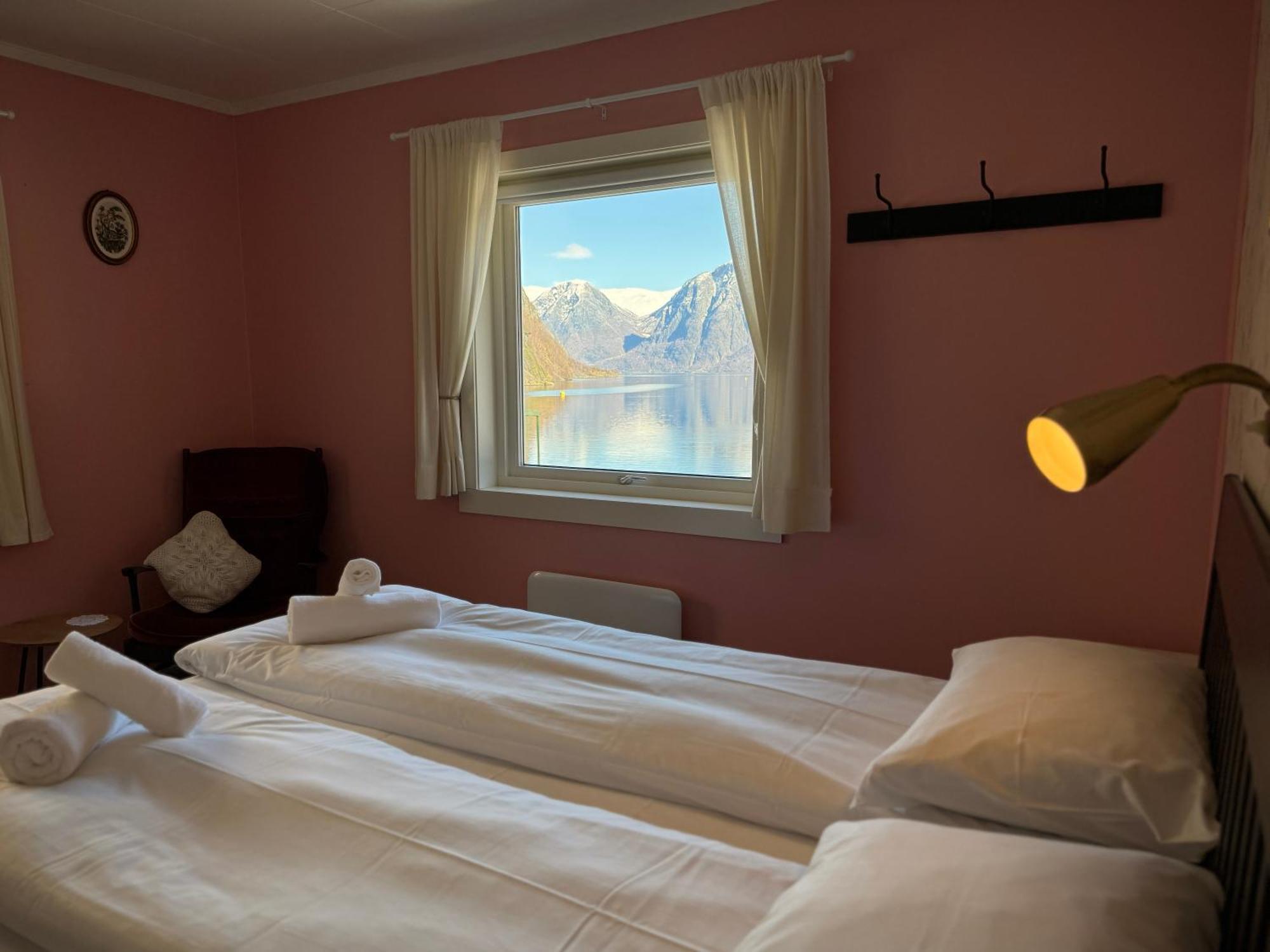 Svingen Guesthouse - Panoramic Fjord Views In Flåm Exterior foto